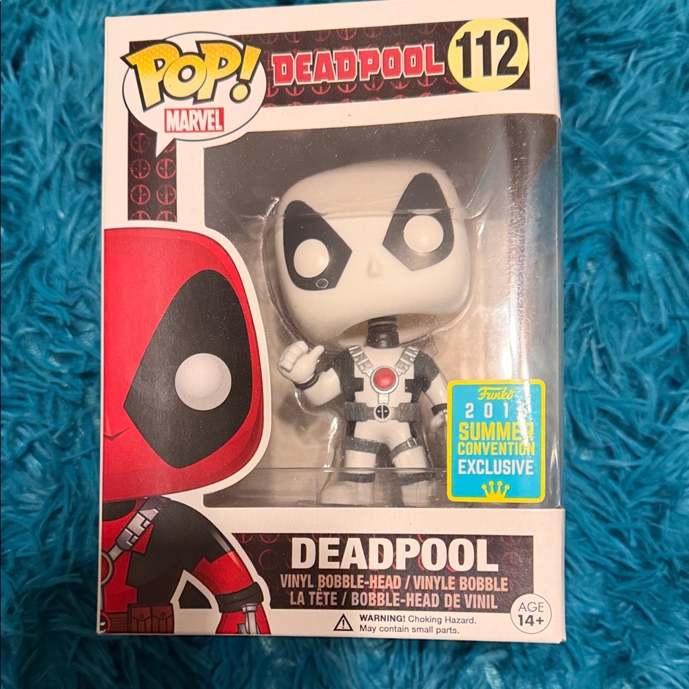 Marvel Pop! Vinyl Figure Collection - Deadpool thumb up black white